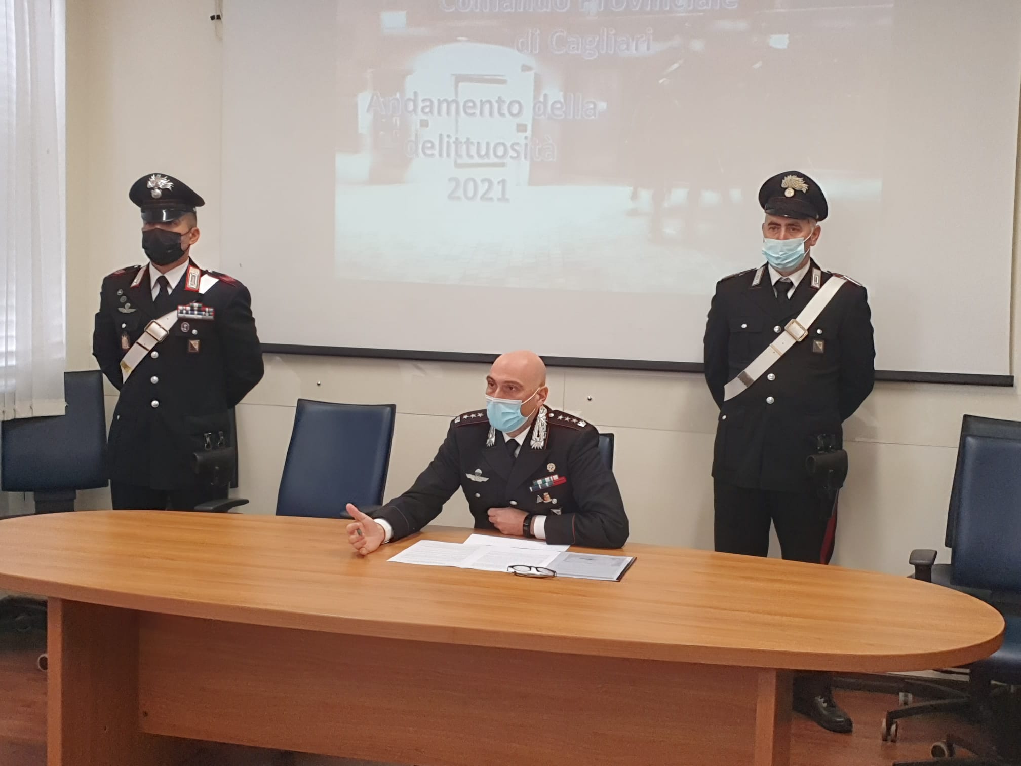 Giù i reati a Cagliari, in calo rapine e furti. Boom delle estorsioni a sfondo sessuale