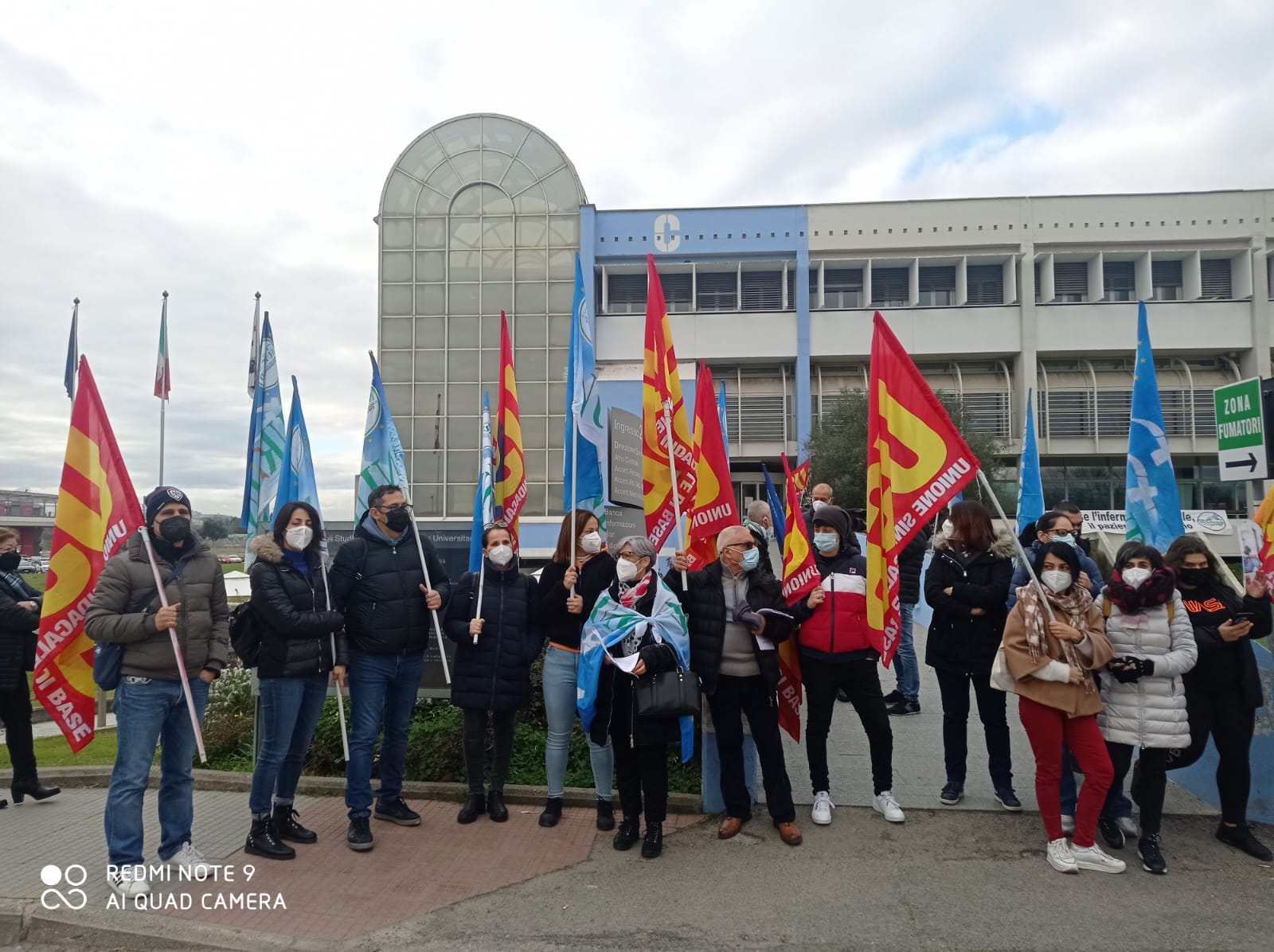 Monserrato, l’ira di infermieri e Oss: “Troppi pazienti Covid e pronto soccorso strapieno al Policlinico”