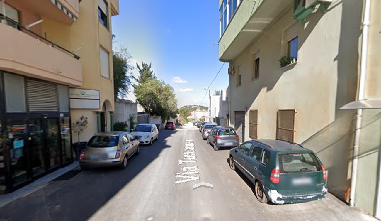 I vicini non la vedono da giorni, dramma della solitudine a Cagliari: anziana trovata morta in casa