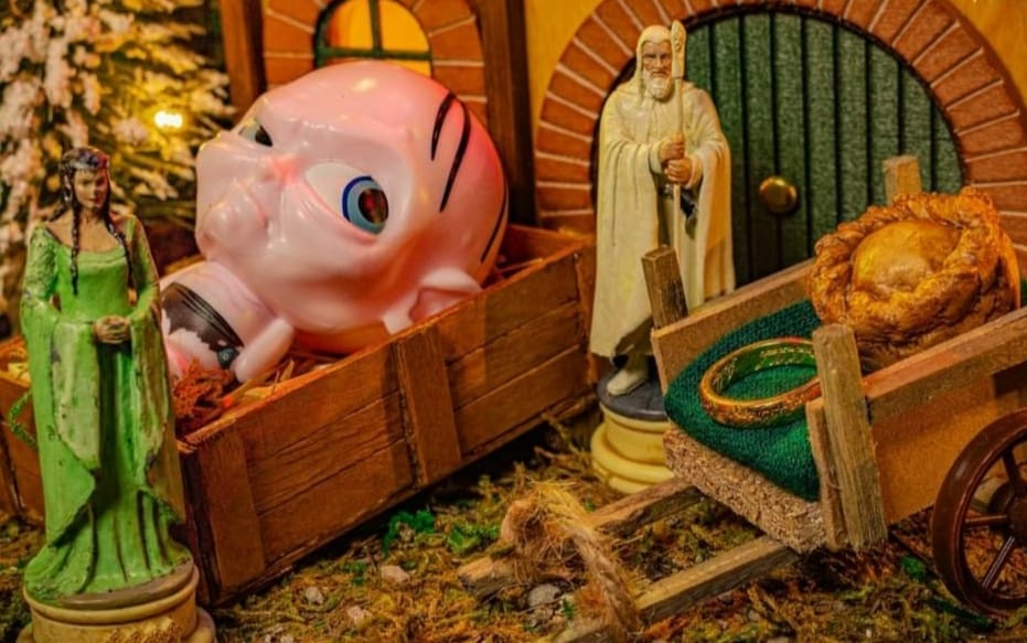 Assemini, Gesù bambino è Gollum: che fine ha fatto il presepe?
