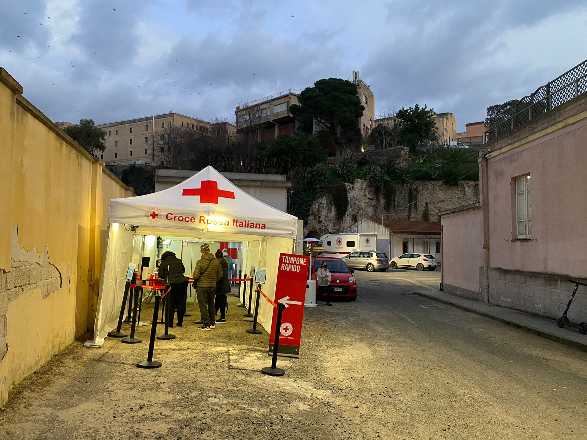 Boom di tamponi alla Croce Rossa di Cagliari: “400 in sei giorni, 35 positivi: famiglie contagiate dai bambini”
