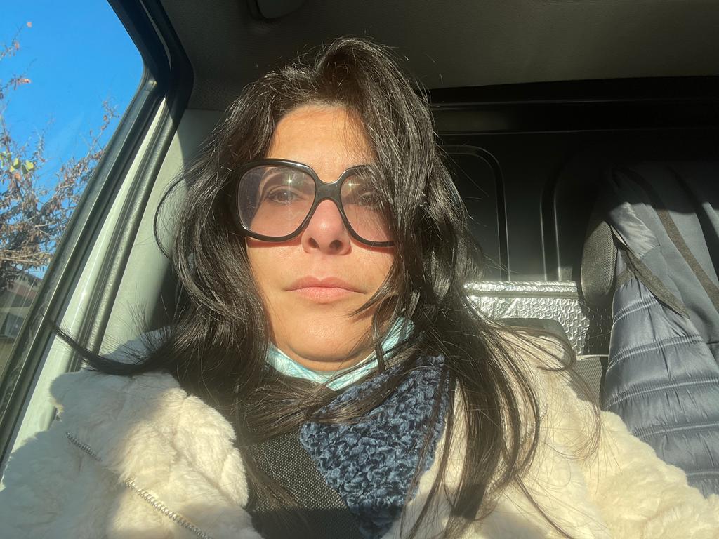 Sos a Cagliari: “Mia mamma 75enne non vaccinata e positiva con i balconi invasi dalla spazzatura”