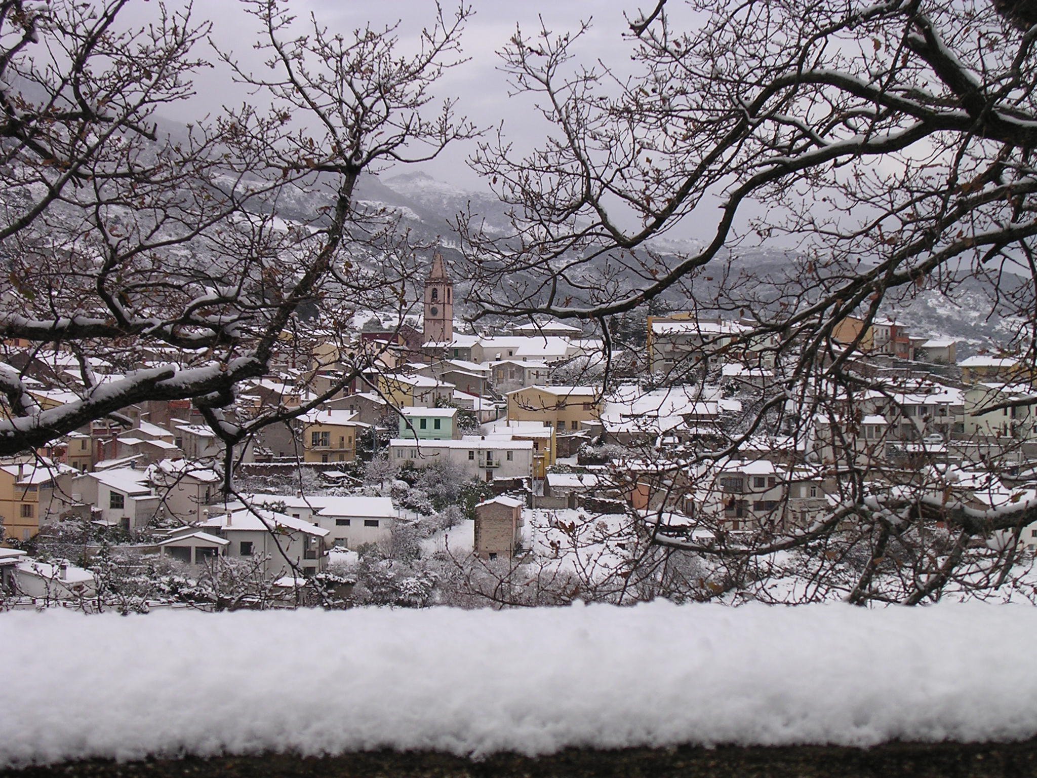 Dilaga il Covid, il sindaco di Bortigali chiude i bar alle 21: solo asporto per ristoranti e pizzerie