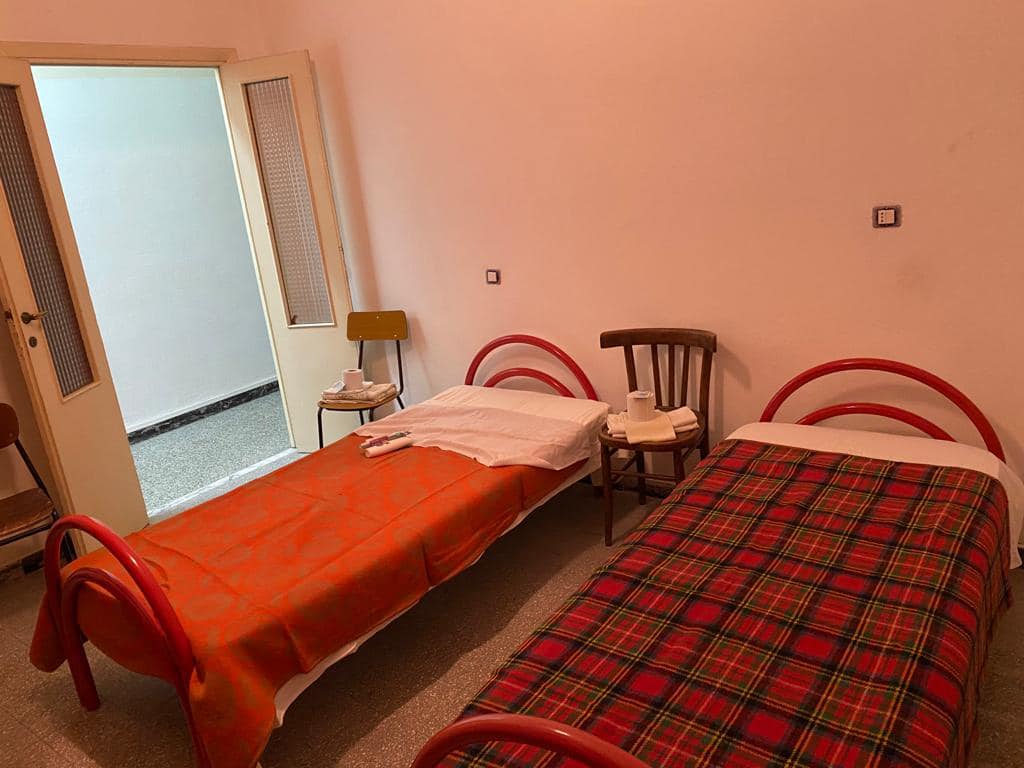 Emergenza freddo a Cagliari, apre un centro di accoglienza coi letti al caldo per i senzatetto