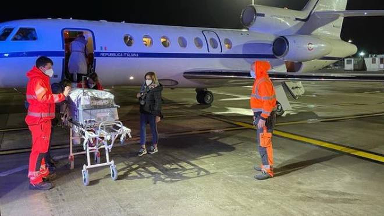 Sta meglio il bimbo di 20 giorni positivo al Covid e ustionato al Policlinico di Monserrato: “Condizioni discrete”