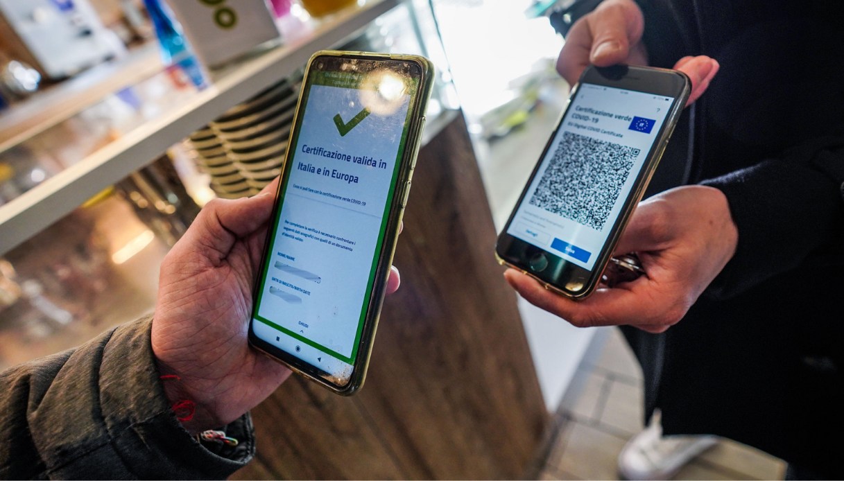 Da oggi niente parrucchiere ed estetista senza il green pass, e il governo decide sulla lista dei negozi aperti a tutti