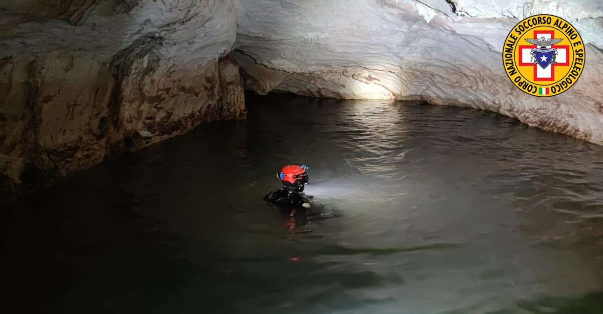 Dorgali, tutti salvi i 7 speleologi intrappolati nella grotta di Ispingoli