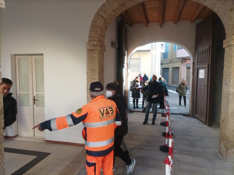 A Monserrato boom di positivi al tampone, 48 su 161: “Tutti segnalati subito all’Ats”