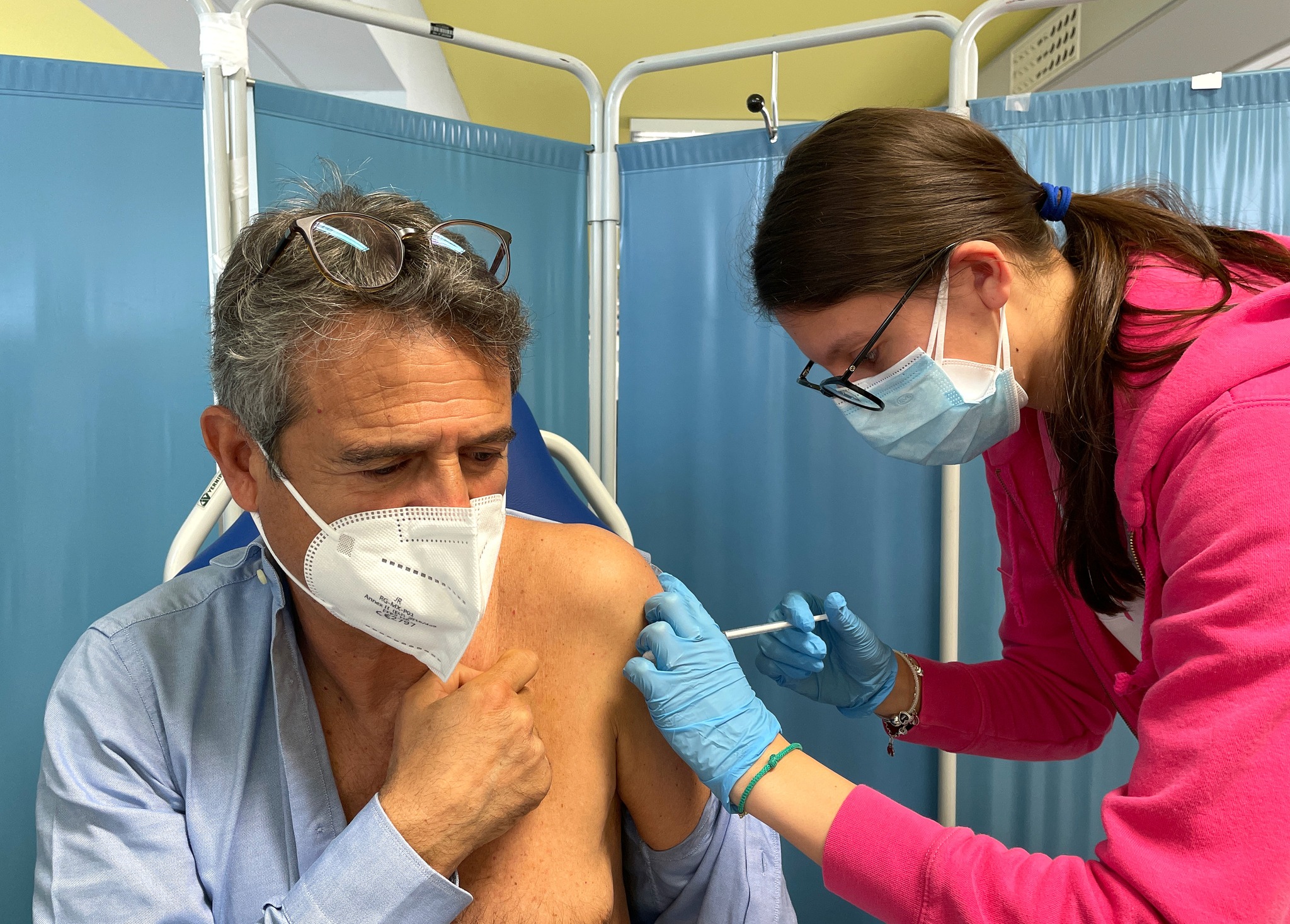 Sardegna, il Covid sfonda di nuovo i 1500 contagi con tre morti: due decessi a Cagliari