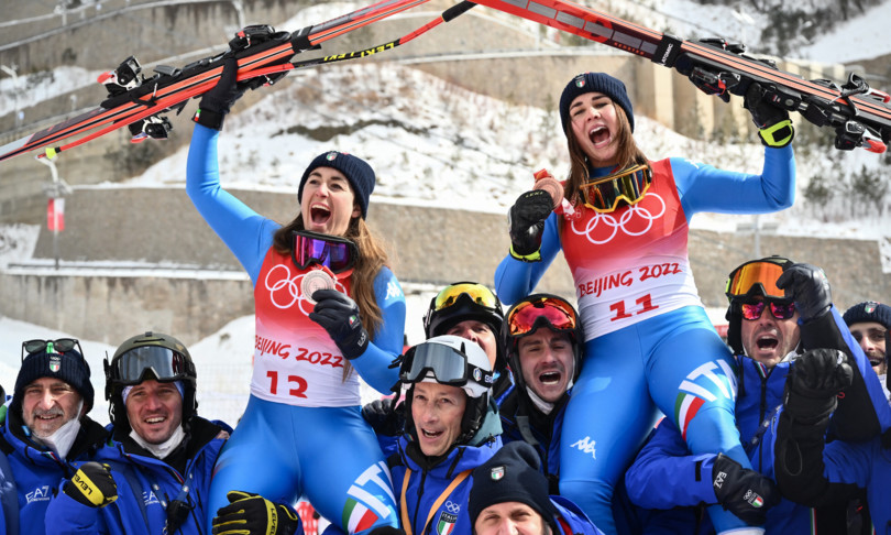 Olimpiadi invernali: bis azzurro nella discesa libera con Goggia medaglia d’argento e bronzo per Delago
