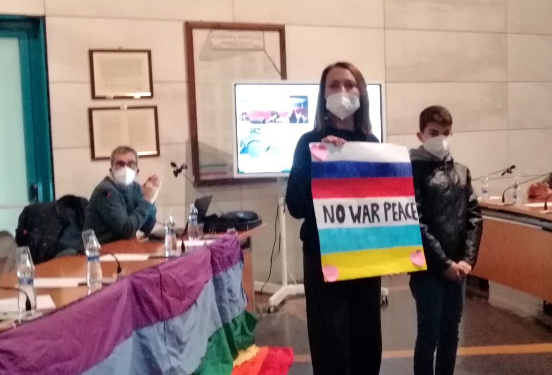 Assemini, il messaggio di pace del piccolo Marco: “Fermate la guerra in Ucraina”