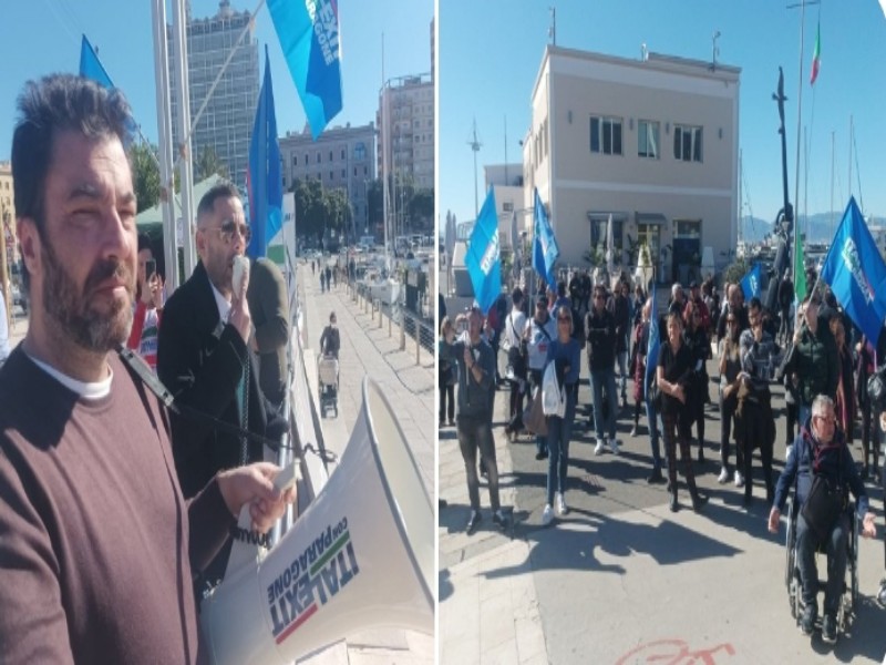 Cagliari, l’ira dei no green pass: “200mila sardi non vaccinati sono prigionieri nell’Isola” (VIDEO)