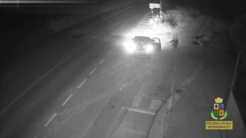 Monserrato, “cafone” sorpreso a scaricare illegalmente i rifiuti: multa da quasi 2 mila euro