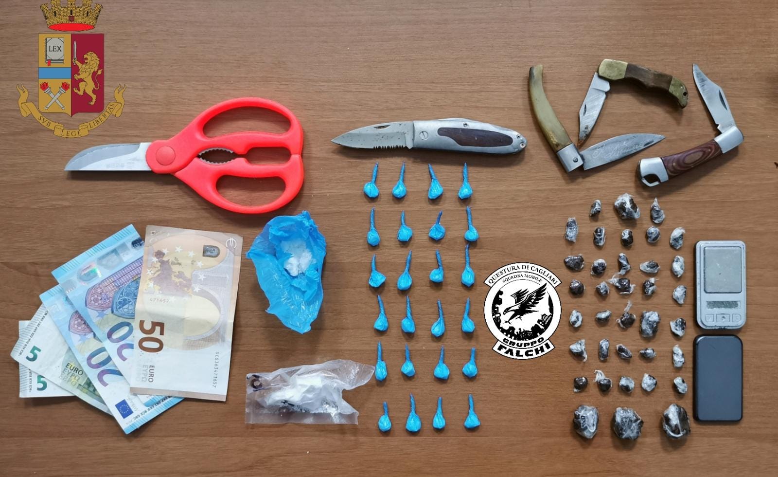 Un market della droga in casa del vicino ricoverato: un arresto e una denuncia in via Pier Della Francesca