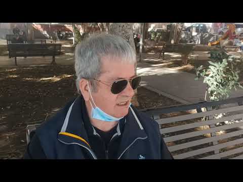 Cagliari, la mascherina all’aperto non va via: “Toglierla è una libertà ma siamo troppo abituati a portarla”