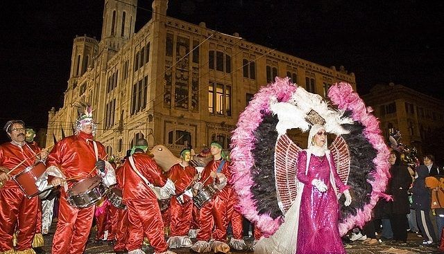 Covid, tremila positivi a Cagliari: annullati tutti i festeggiamenti di Carnevale