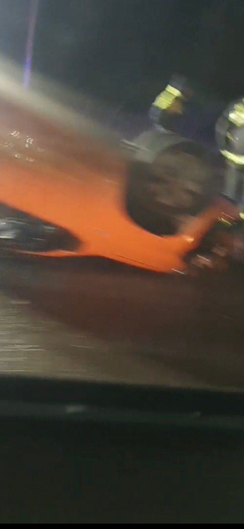 Viale Poetto, incidente choc: un’auto si ribalta, tre vetture coinvolte e traffico in tilt