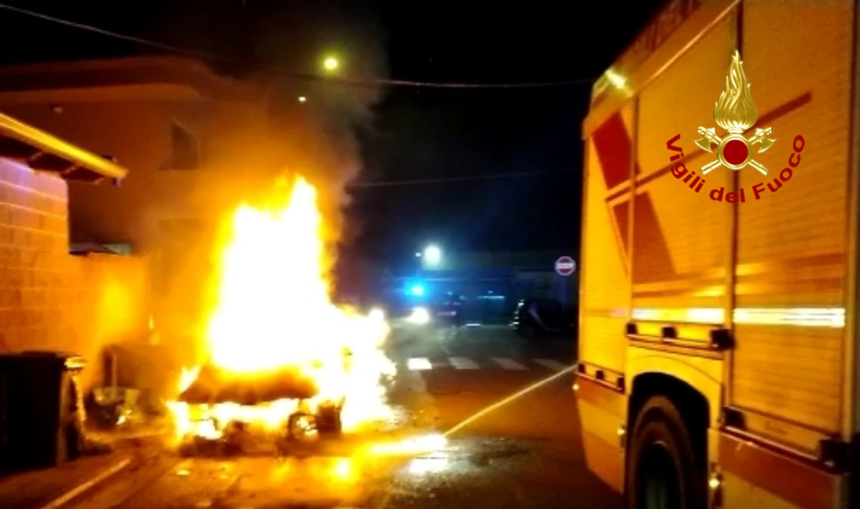 Vandali scatenati a Cagliari e Sestu, auto in fiamme a Tuvumannu e Su Planu
