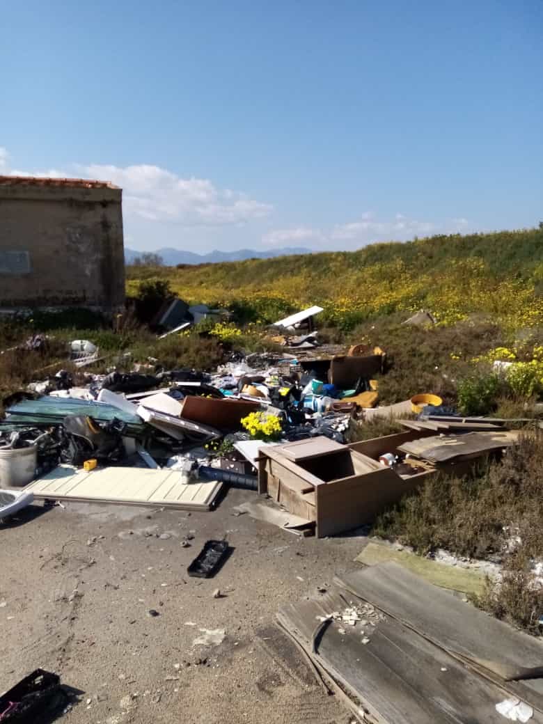 Giorgino, da spiaggia dei Cagliaritani a discarica abusiva