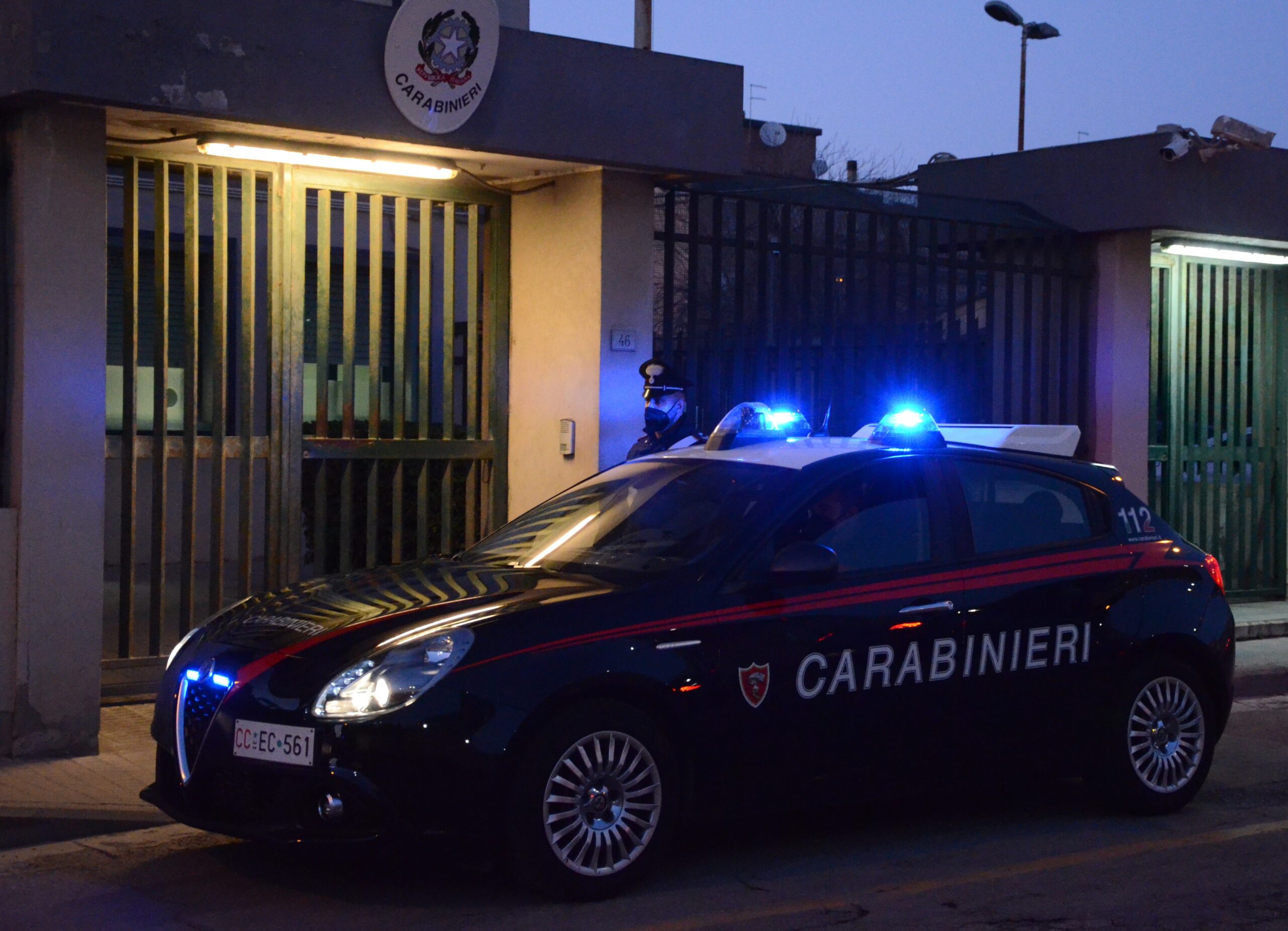 Santadi, ha il reddito di cittadinanza e spaccia droga: 54enne in arresto