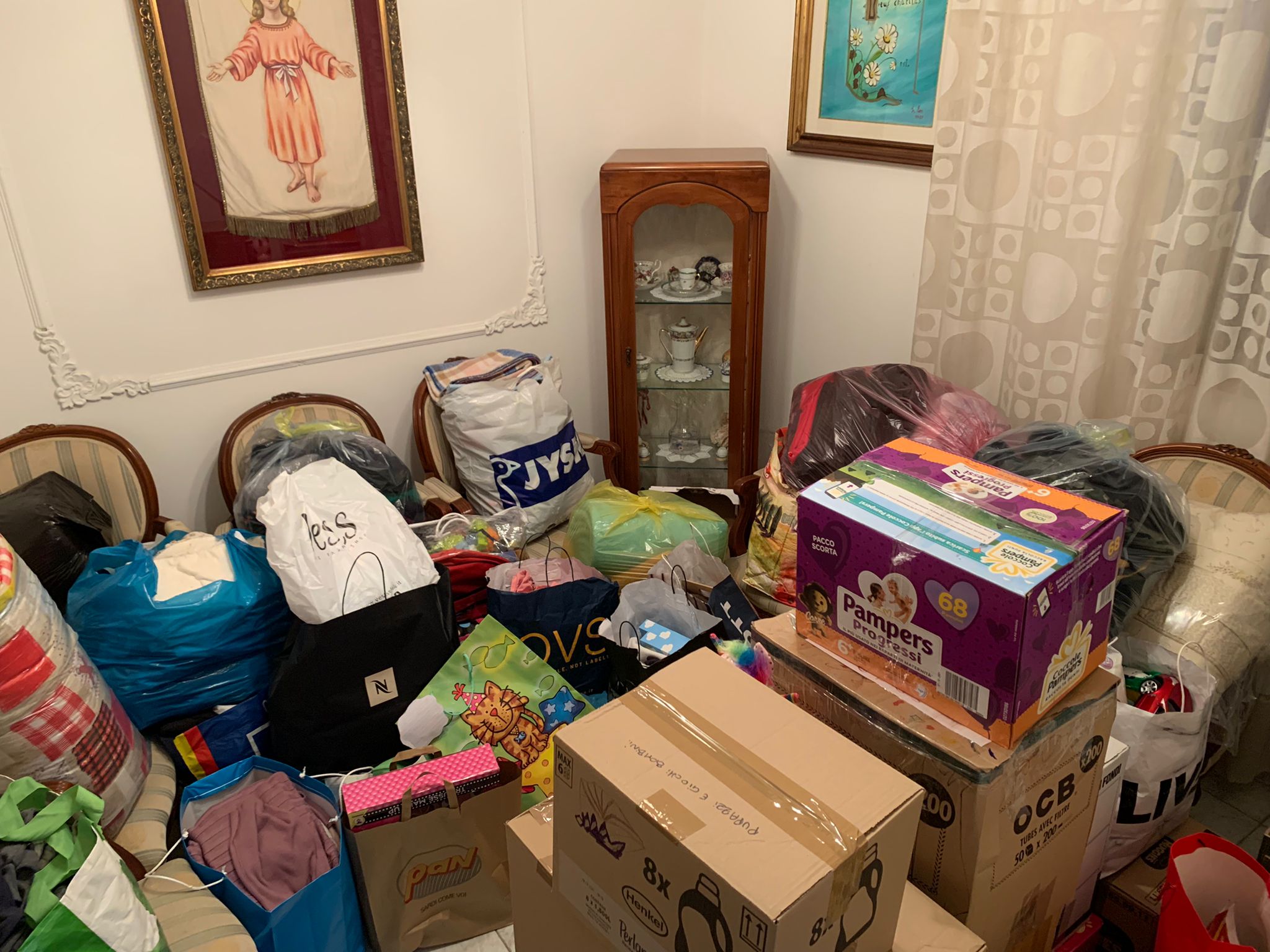 Giochi, cibo e vestiti ai bimbi ucraini: il cuore d’oro degli alunni della Santa Caterina di Elmas