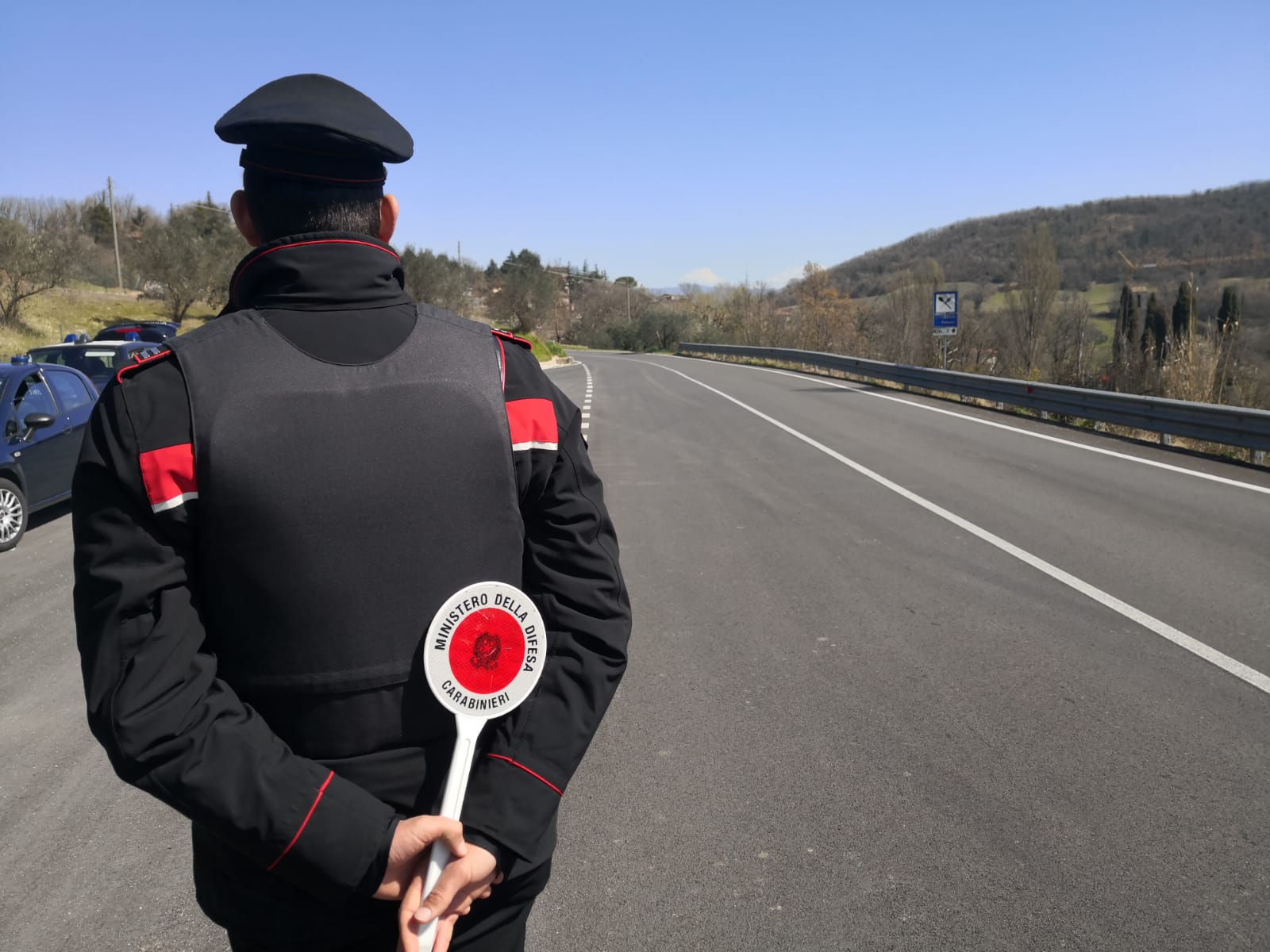 Cagliari, inseguimento in auto per le vie della città: denunciato un nigeriano, 3 carabinieri feriti