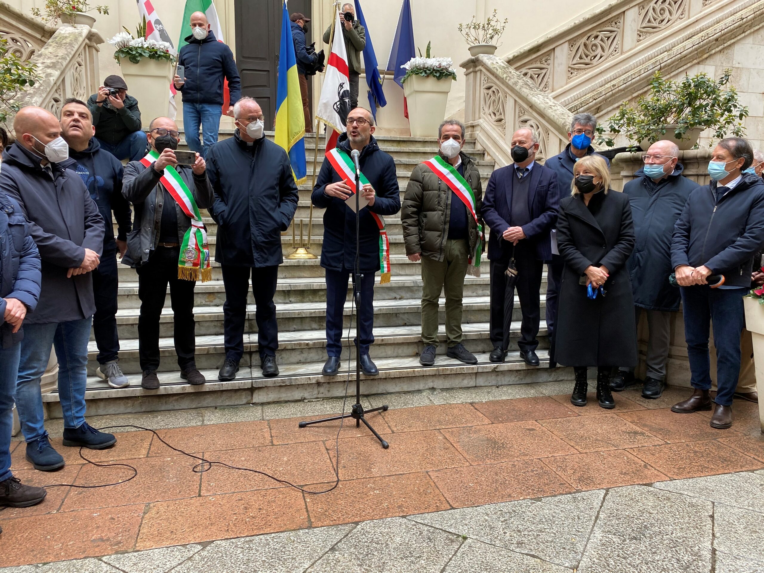 Cagliari, manifestazione a favore della pace a Palazzo Civico