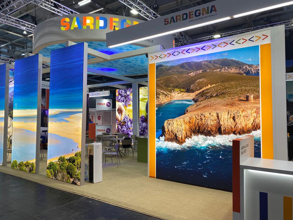 Parigi, apre lo “Spazio Sardegna” al Salone mondiale del Turismo