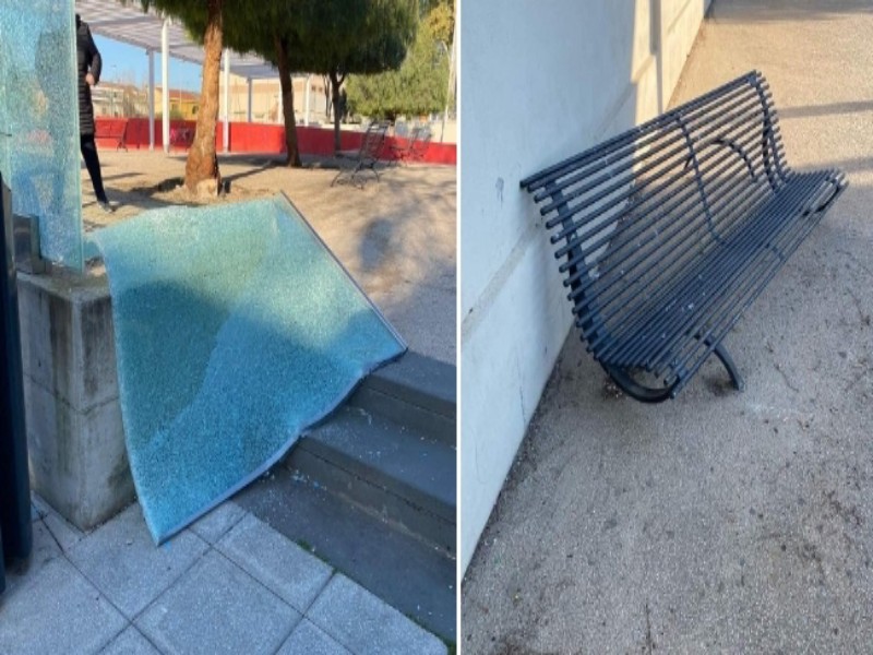 Cagliari, panchine sradicate e vetri spaccati: i vandali devastano piazza delle Aquile