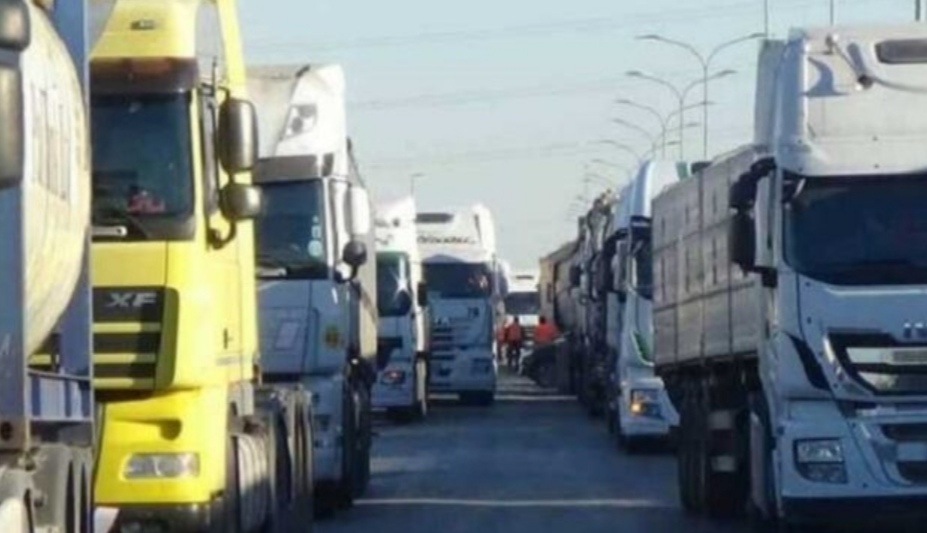 Autotrasportatori in sciopero, anche nel Campidano scatta la protesta: decine di tir incolonnati