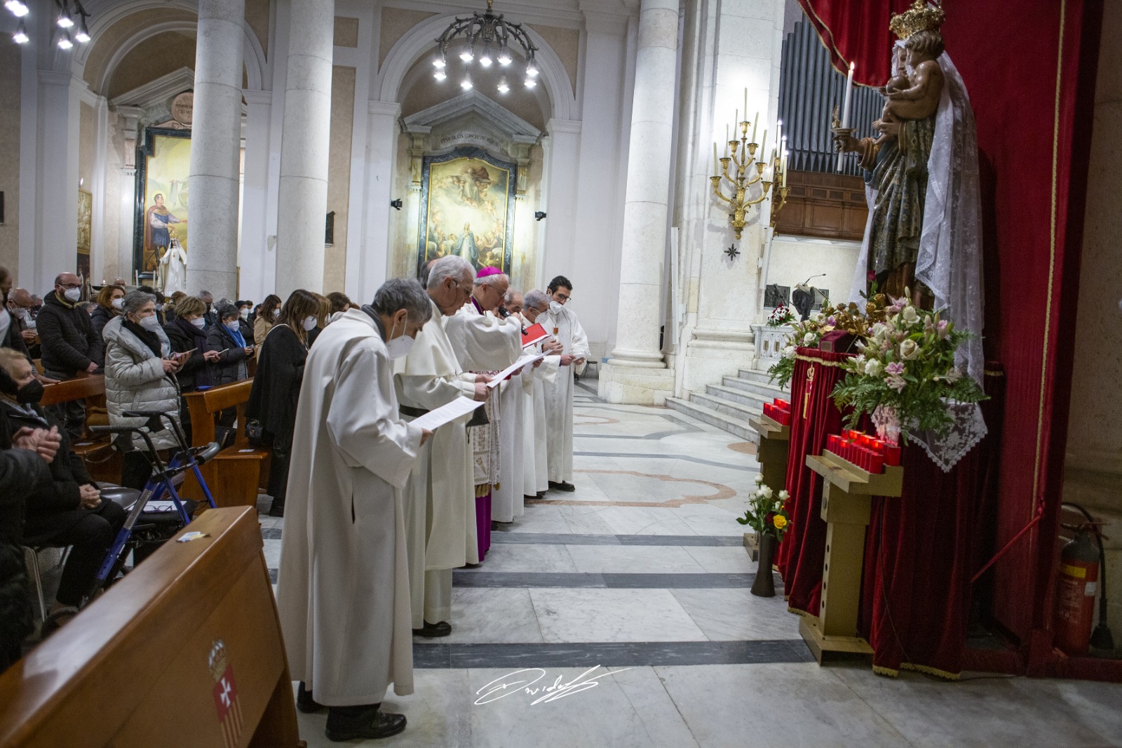 A Cagliari si supplica la pace, l’arcivescovo Baturi consacra l’Ucraina e la Russia a Maria