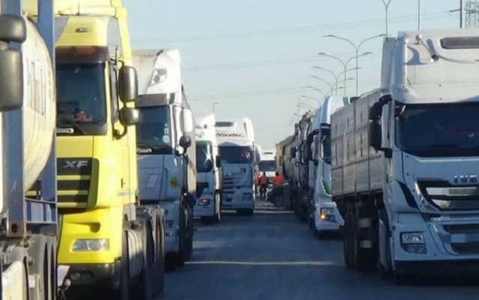 Guerra degli autotrasportatori sardi, 24 ore di fuoco: “O tagliano le accise sul gasolio o ci fermiamo a lungo”