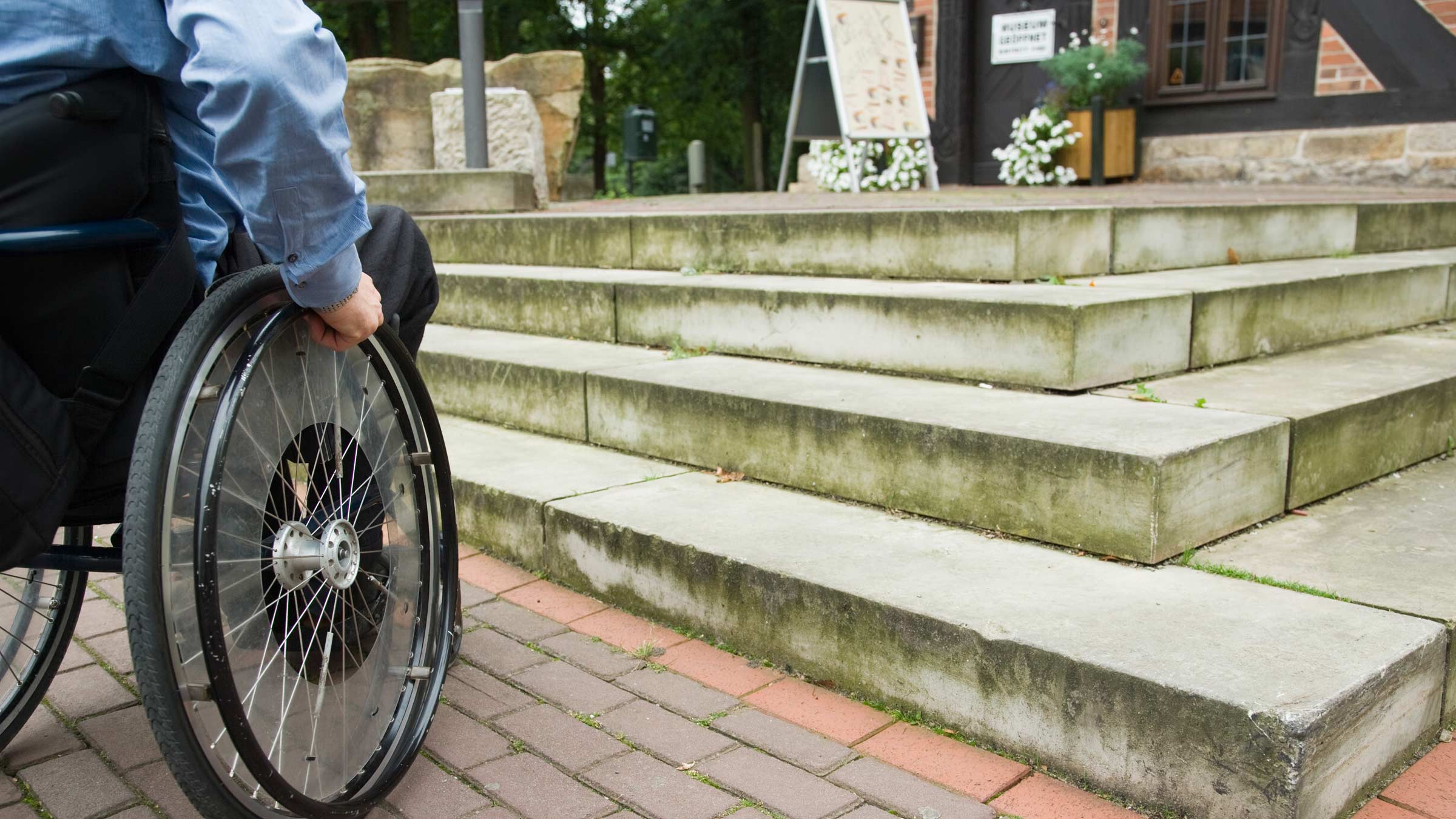 Quartu, pioggia di soldi per eliminare le barriere architettoniche nei palazzi: 40mila euro