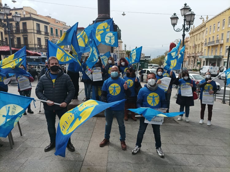 Gli infermieri sardi: “Siamo i meno pagati d’Europa, senza vita sociale e con turni massacranti” (VIDEO)