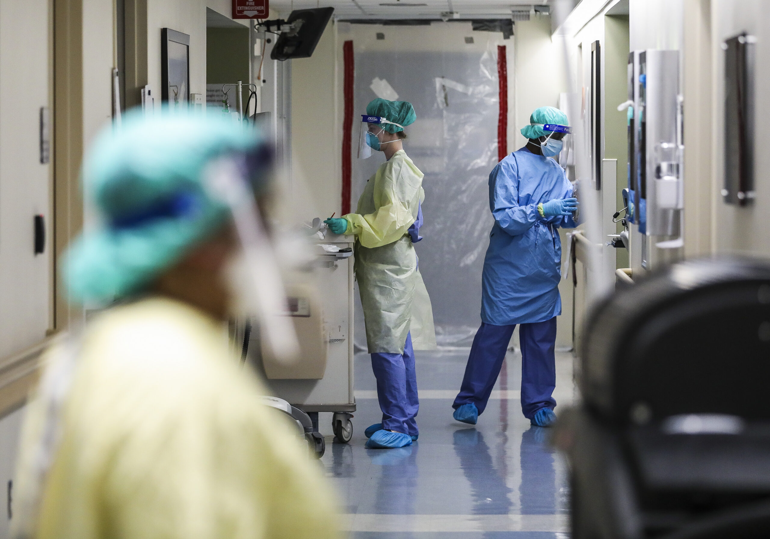 Covid, in Sardegna tornano a riempirsi gli ospedali: 1172 nuovi casi e quattro morti