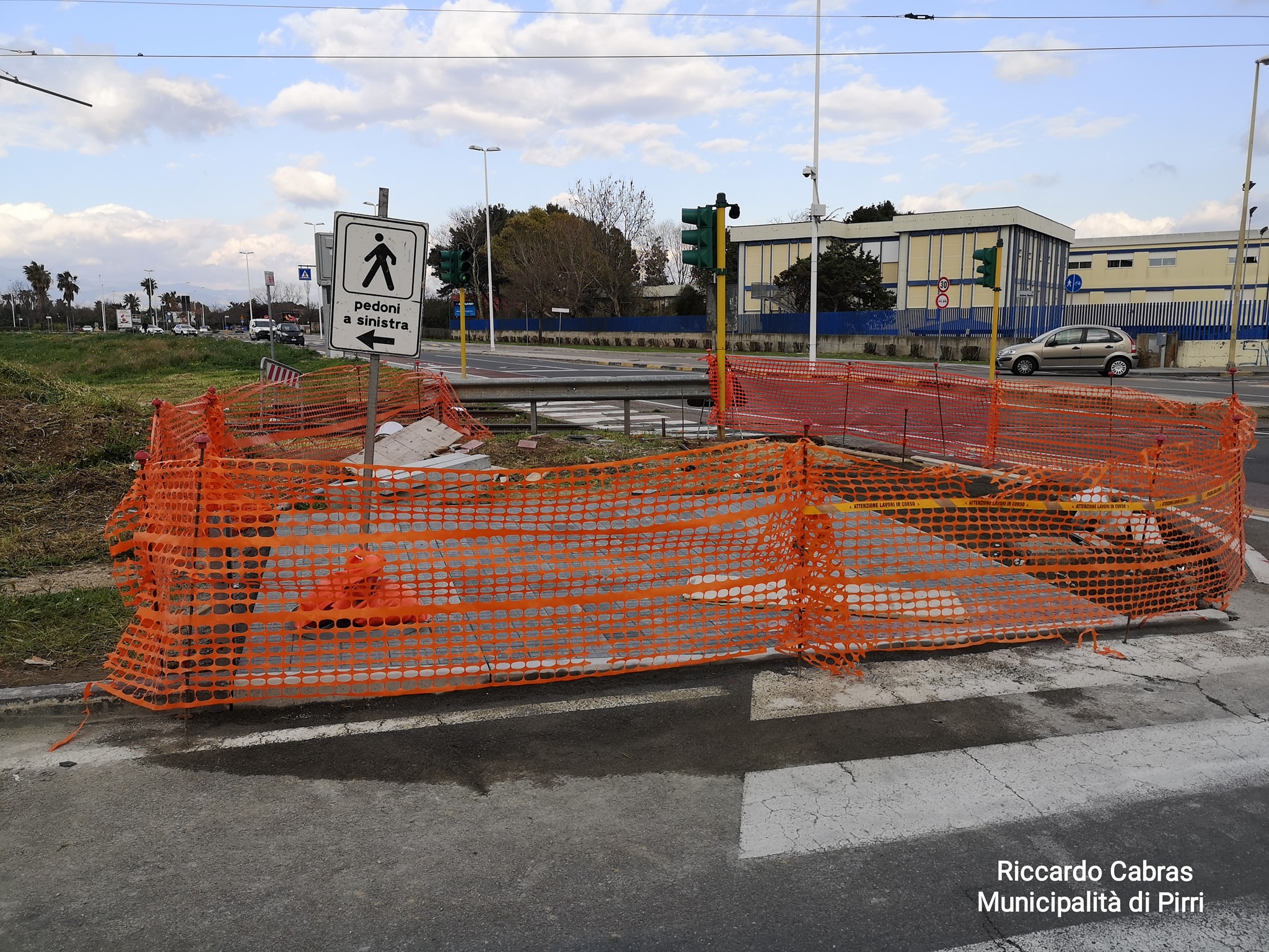 Cagliari, più sicurezza per i pedoni a Pirri: nuovo attraversamento in via Vesalio