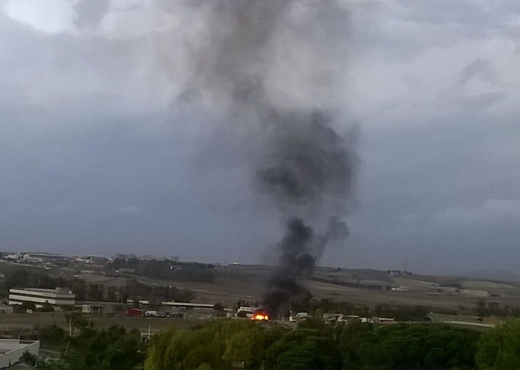 Roghi tossici nel campo rom di Mulinu Becciu, domani via al primo processo per disastro ambientale a Cagliari