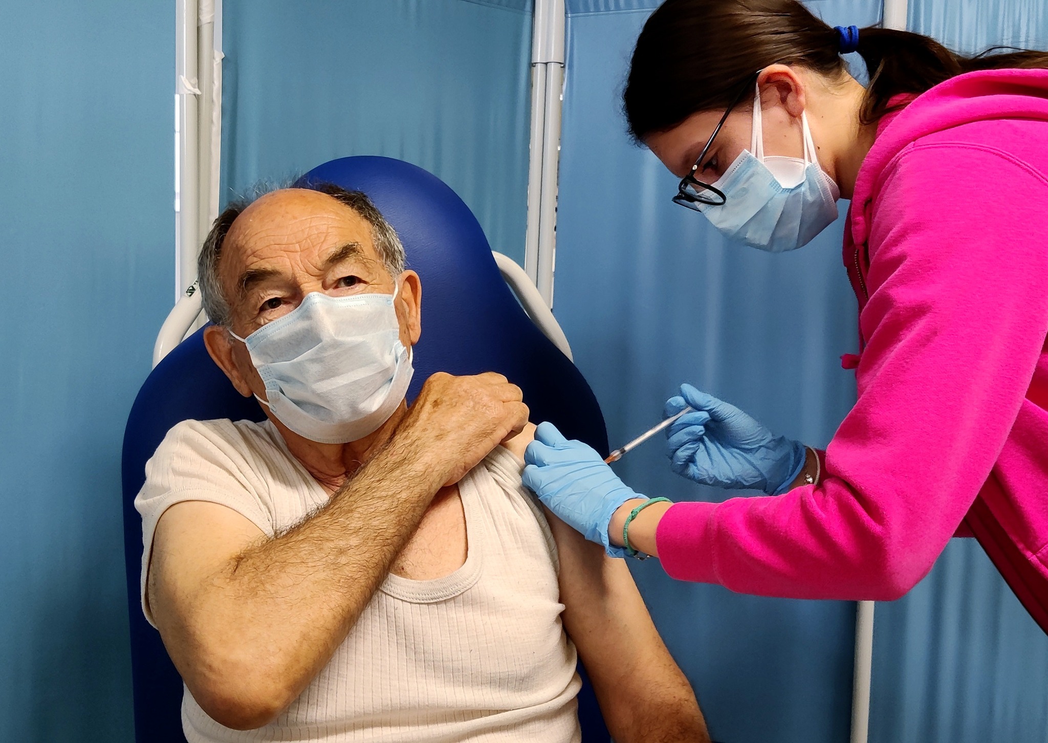 Virus in Sardegna, calano i contagi ma aumentano i ricoveri in terapia intensiva: altri sei morti nell’Isola