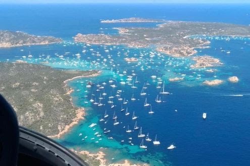 “Feste e chiasso senza limiti, barche e yacht: a La Maddalena è un’overdose”