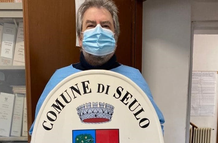 Aveva sfidato il virus per vaccinare gratis anziani e malati del paese, Seulo piange dottor Barbarossa