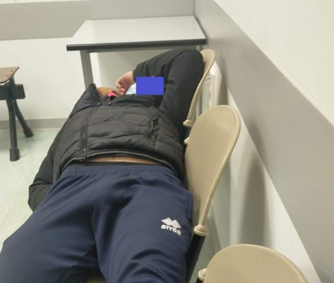 Caos sanità in Sardegna: “Ragazzino all’ospedale costretto a sdraiarsi sulle sedie perché non ci sono barelle”