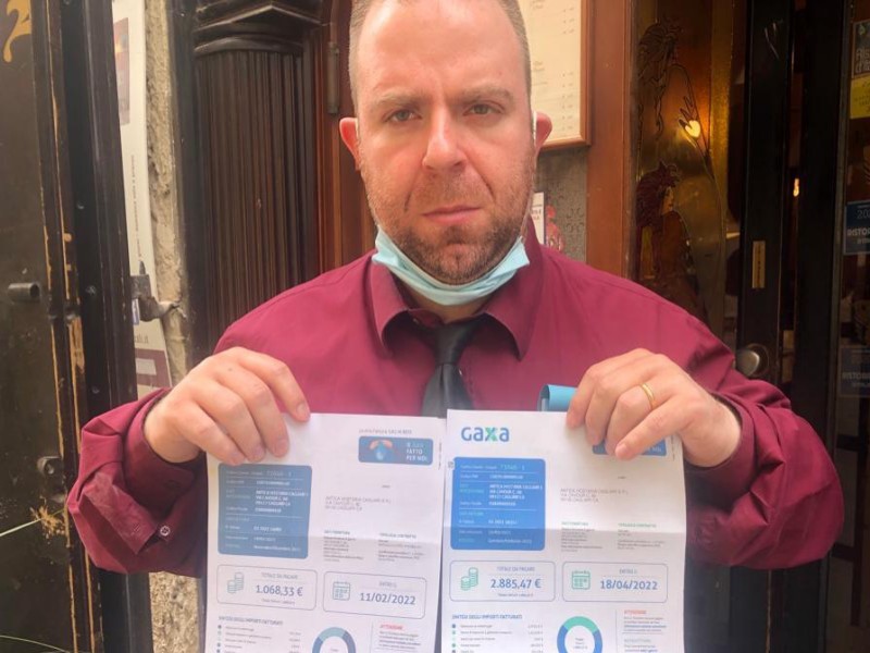 “Bolletta di 2800 euro per il mio ristorante a Cagliari, i clienti si lamentano per un menù a 50: assurdo”
