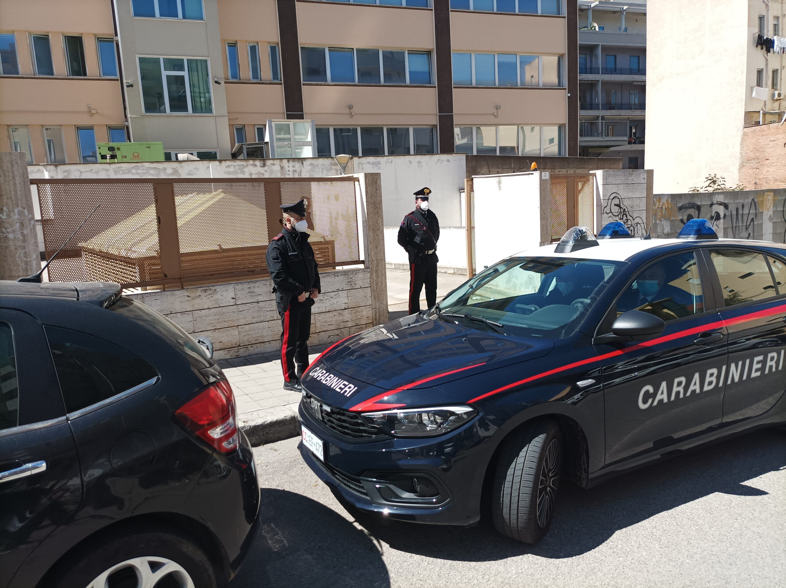 Dramma a Cagliari, scavalca una ringhiera e precipita nel vuoto: muore un 67enne