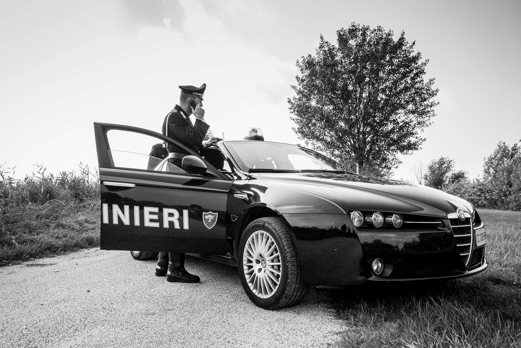 Vende pezzi dell’auto sotto sequestro e la incendia: 37enne denunciata a Siliqua