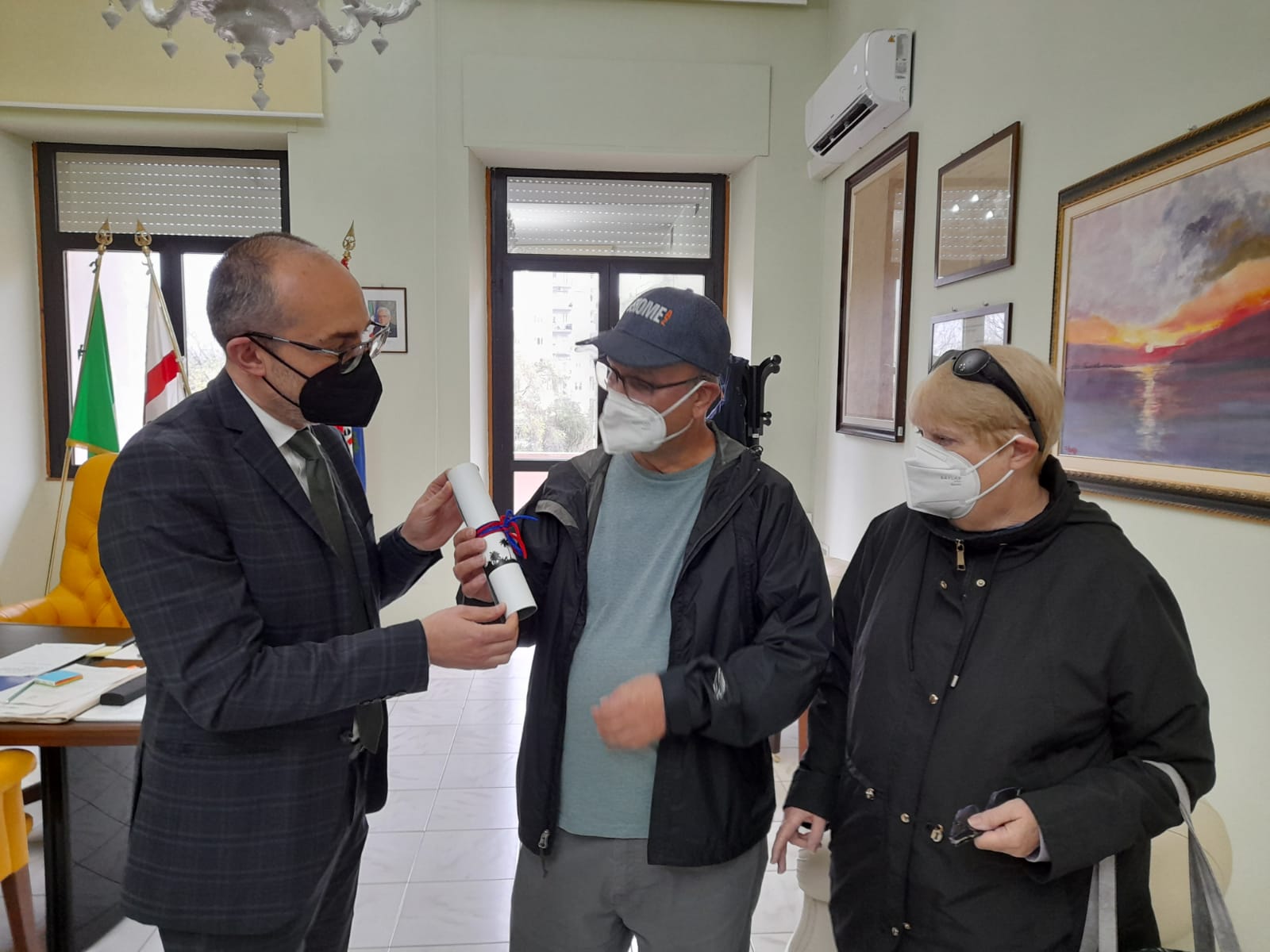 Adottato negli Usa, ritorna a Cagliari dopo 65 anni: “Ho potuto riabbracciare la mia famiglia”