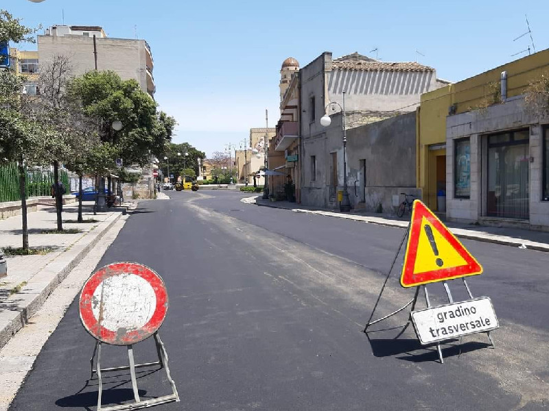 A Quartu l’asfalto per riparare le strade arriva da Parma: il Comune spende 64mila euro