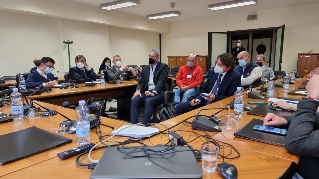 “Le spiagge sarde sono diverse da quelle italiane, no alle aste per le concessioni balneari”