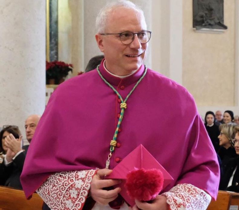 Cagliari, porte aperte in arcivescovado per lo scambio di auguri pasquali