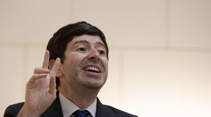 Speranza: quarta dose in autunno e decisione sulle mascherine dopo Pasqua