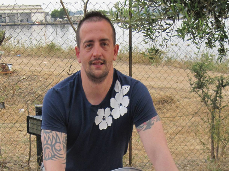 Cagliari, trovato morto a 46 anni in casa: bloccata la cremazione